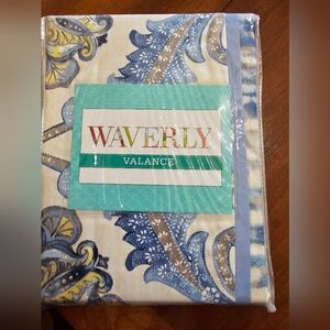 NWT Waverly valance